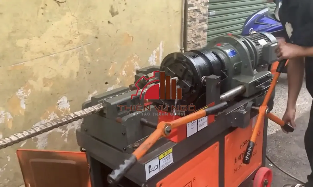 M&aacute;y Tiện Ren Sắt C&acirc;y HGS40