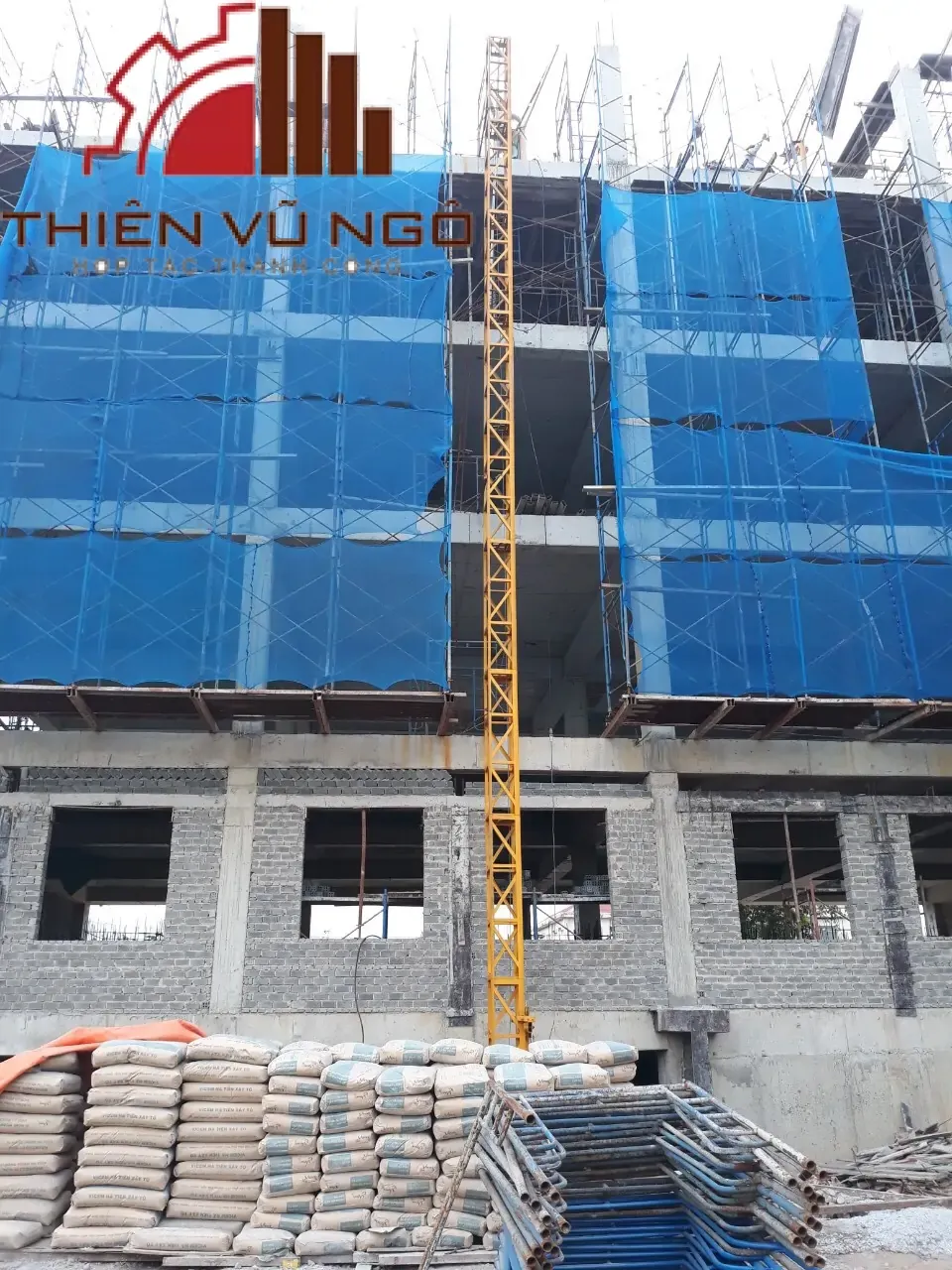 Cho Thu&ecirc; Vận thăng N&acirc;ng H&agrave;ng 