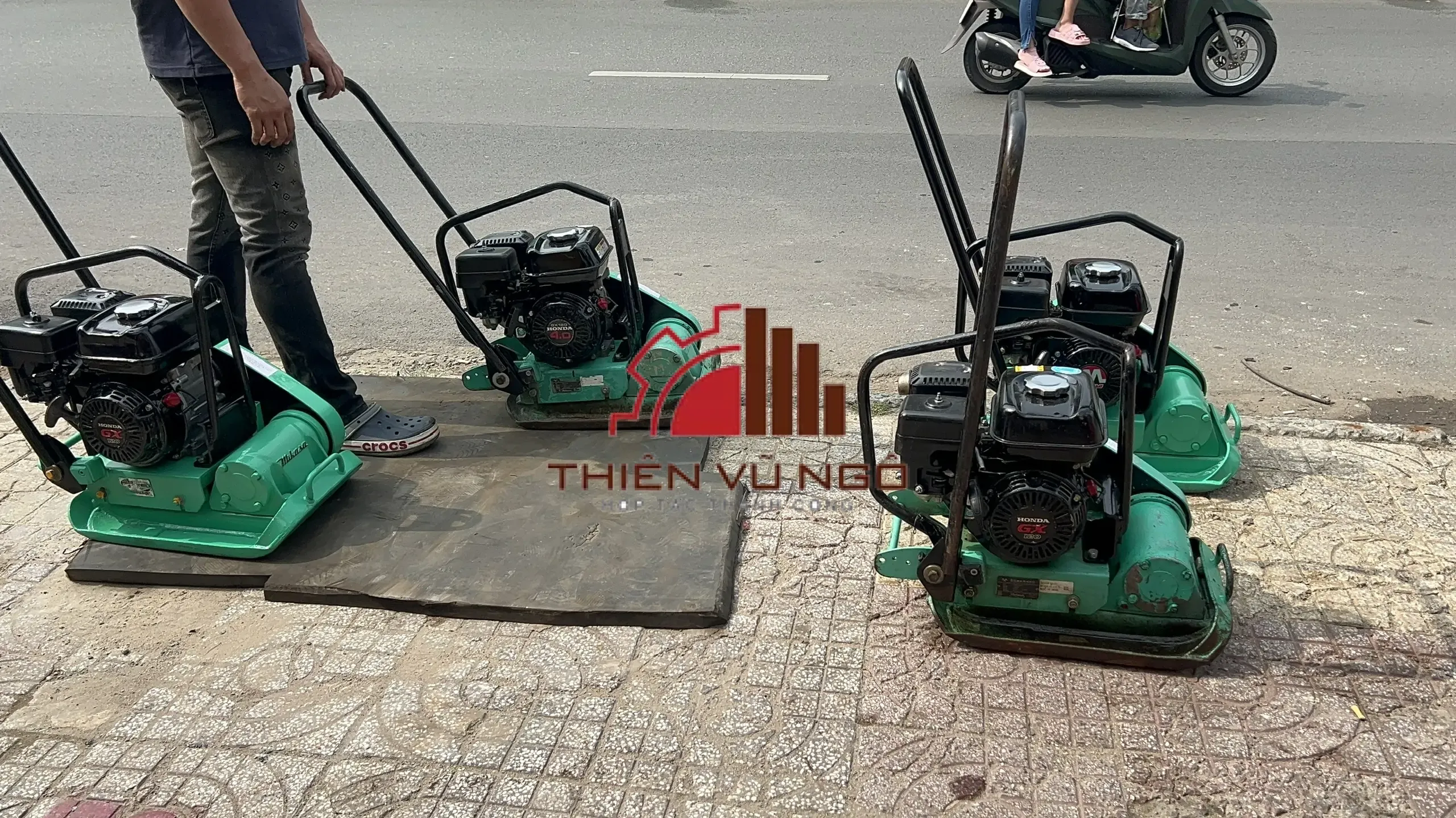 cho thu&ecirc; m&aacute;y đầm c&oacute;c 