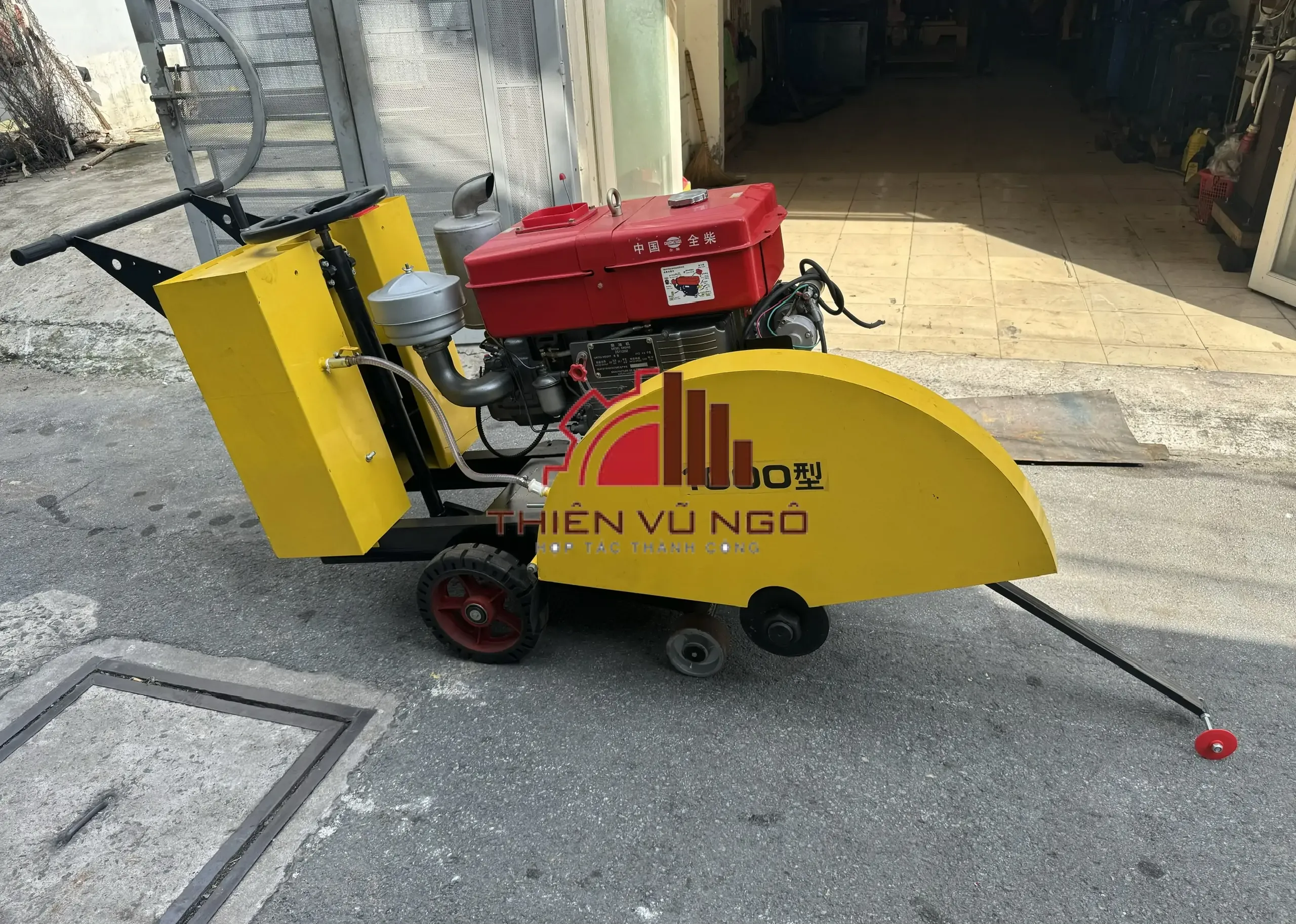 Máy cắt bê tông