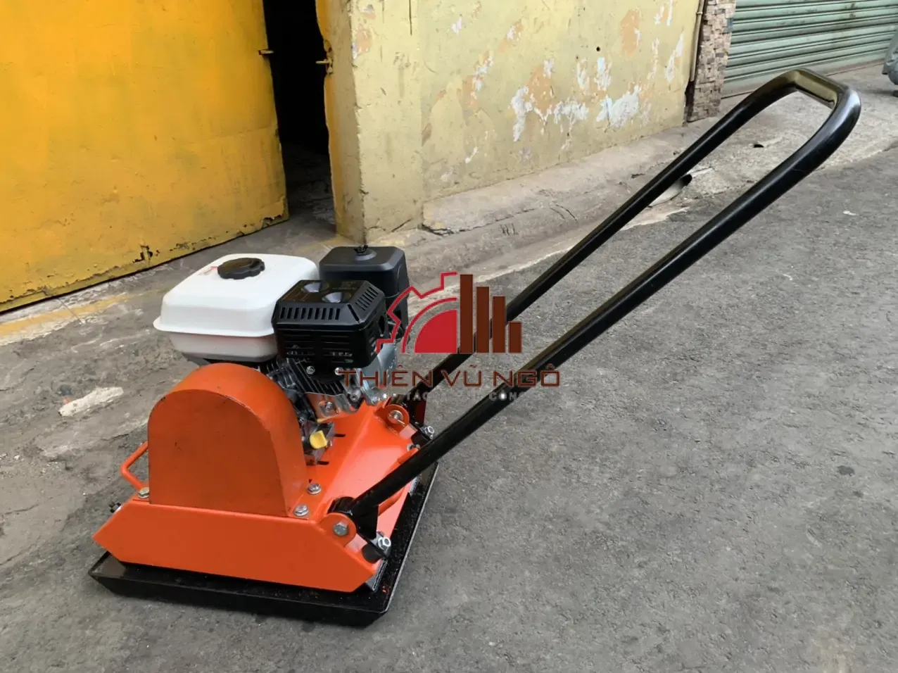 Cho Thu&ecirc; M&aacute;y Đầm B&agrave;n