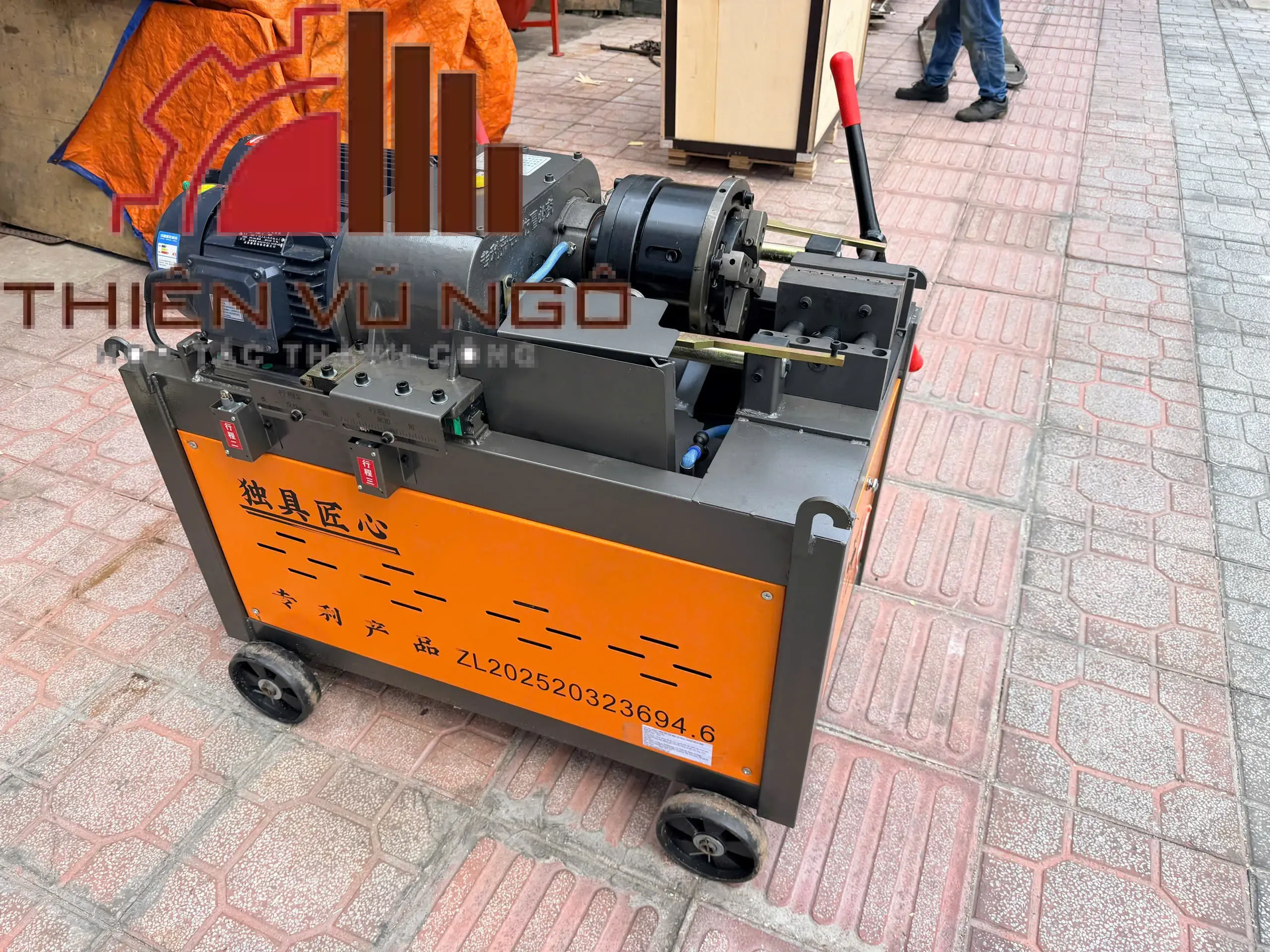 Máy tiện ren sắt cây 