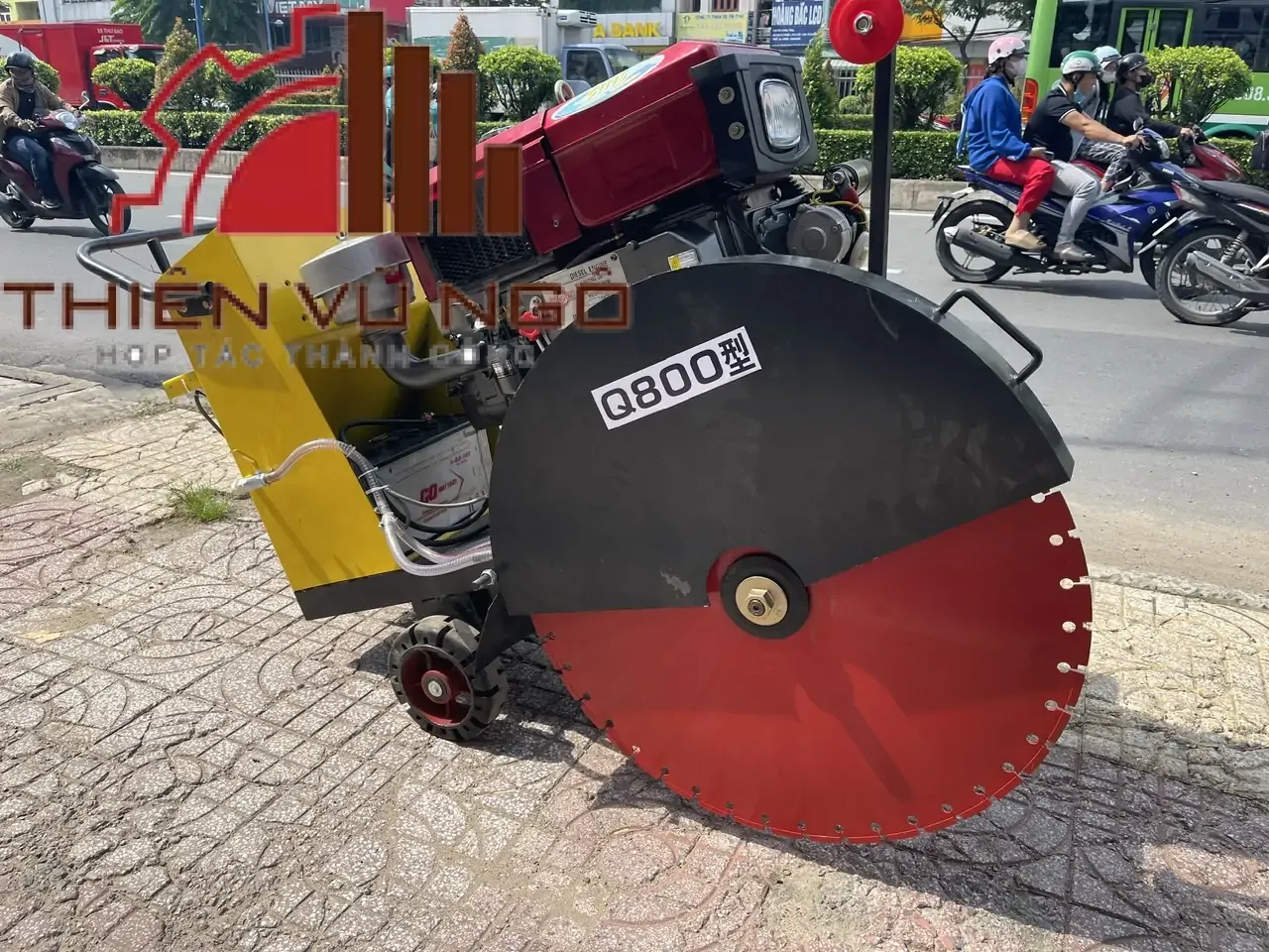 M&aacute;y Cắt B&ecirc; T&ocirc;ng Q800
