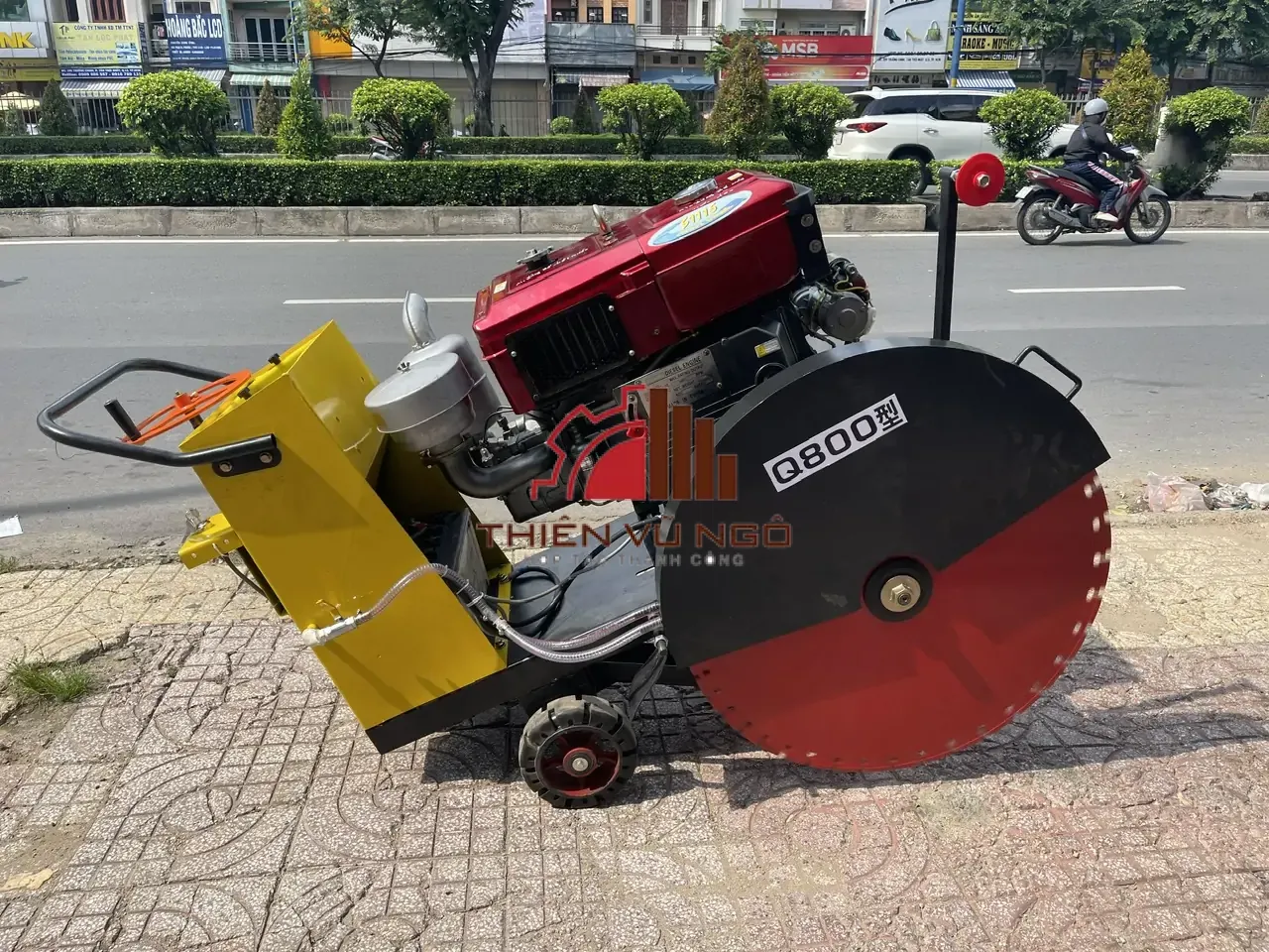 Máy cắt bê tông