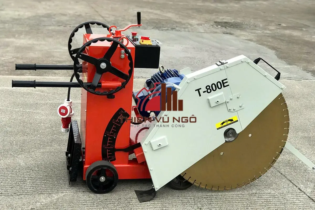 M&aacute;y Cắt B&ecirc; T&ocirc;ng T1200E