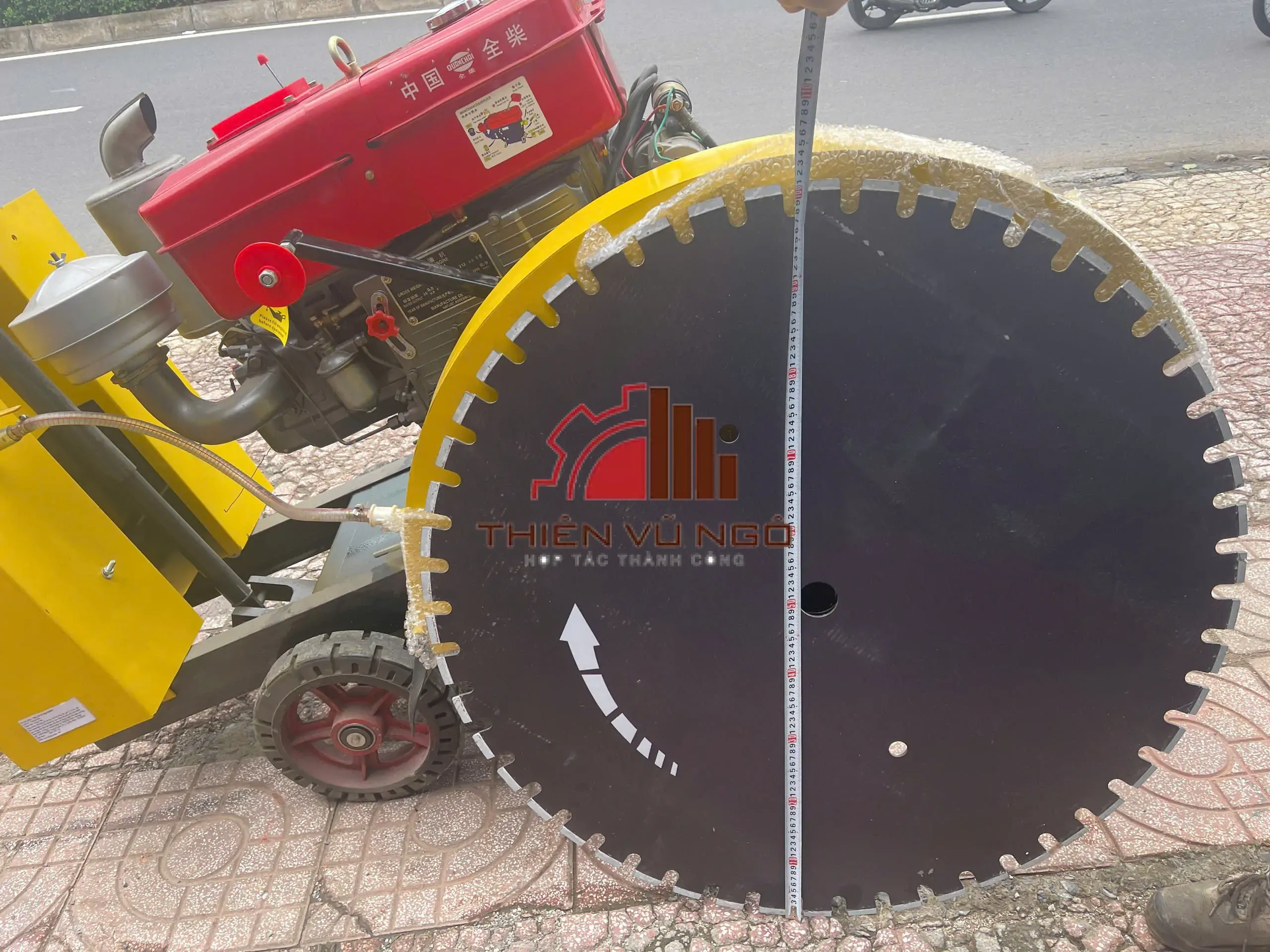 Máy cắt bê tông Fureki LQ1000