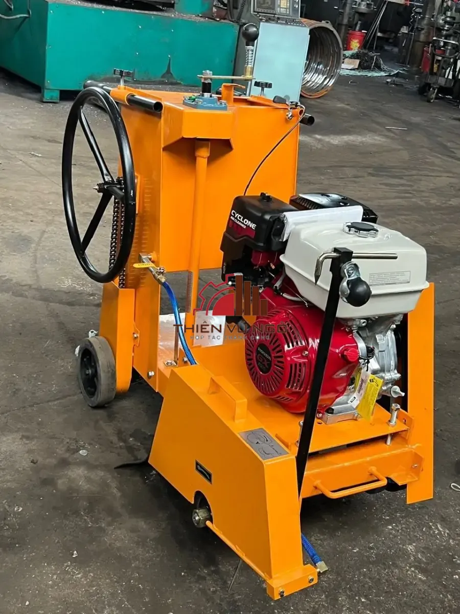 Máy cắt bê tông KC20 lắp động cơ Honda GX390