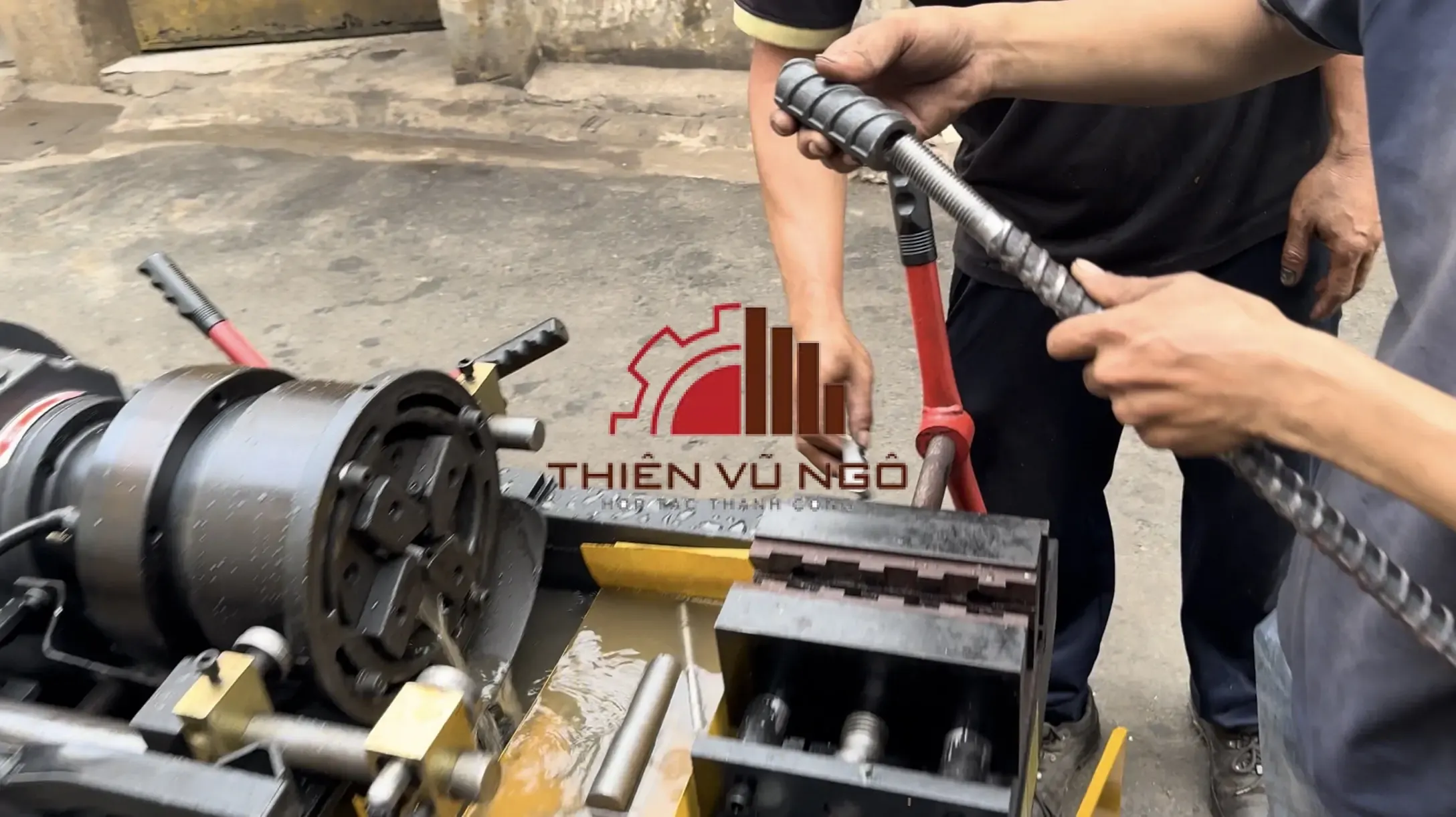 M&aacute;y tiện ren sắt c&acirc;y HGS50 PRO