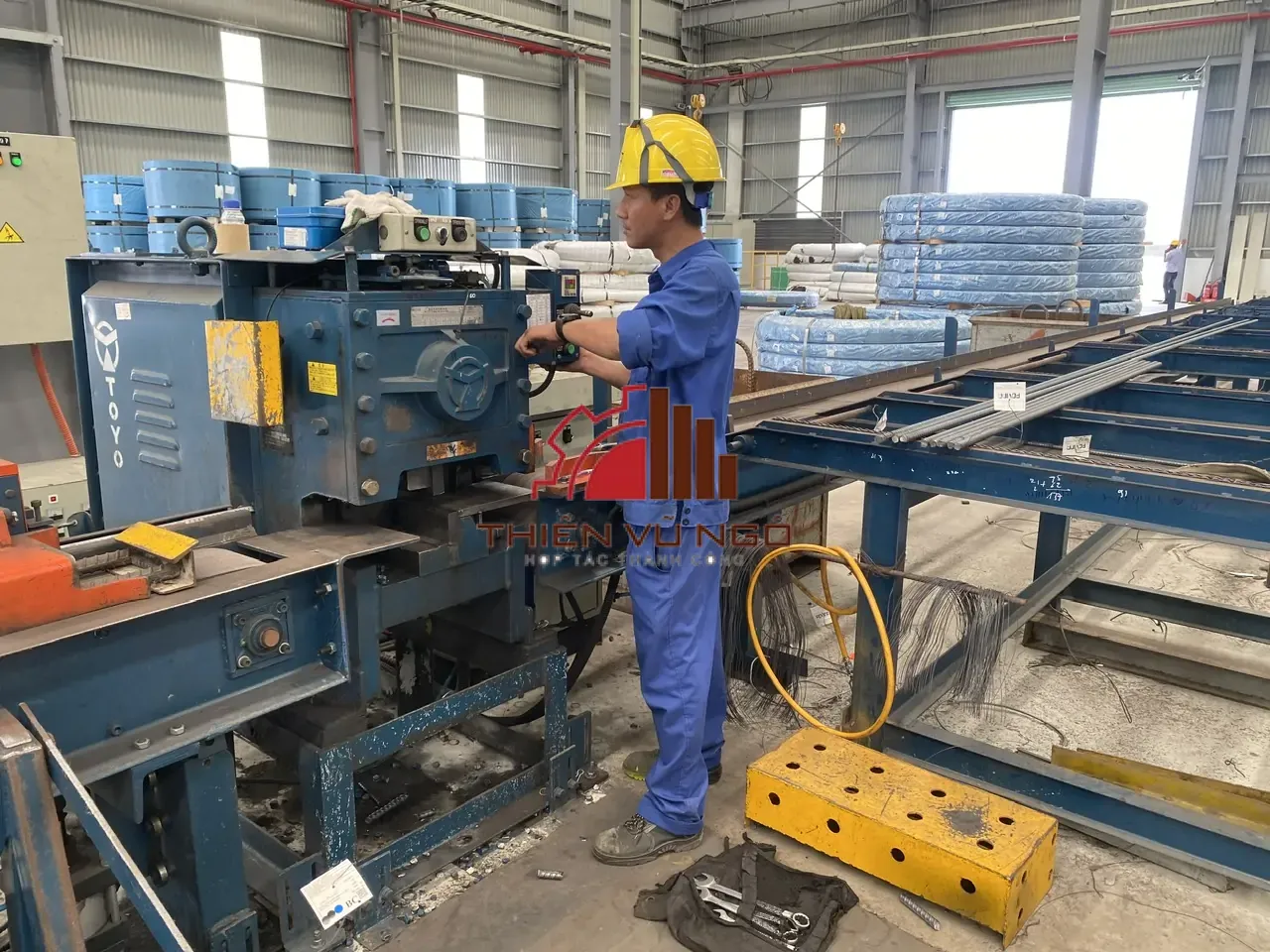 Hướng dẫn c&aacute;ch sử dụng M&aacute;y Cắt Sắt TOYO C‑33