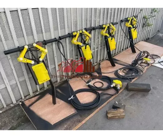 M&aacute;y đầm ch&egrave;n đ&aacute; ray t&agrave;u RAILMAN IT-450E