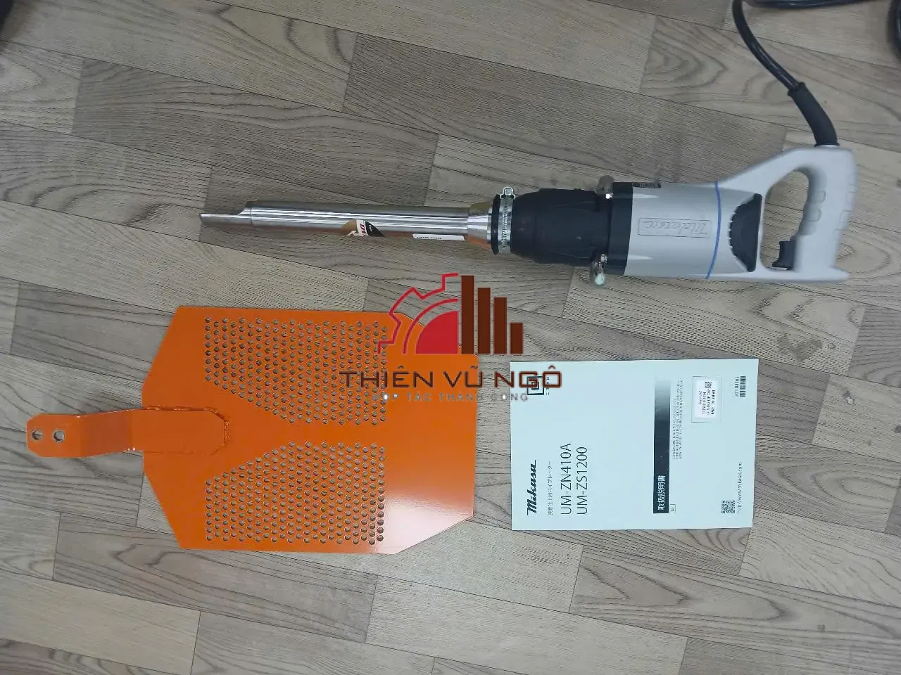 M&aacute;y Đầm Rung B&ecirc; T&ocirc;ng Mikasa UM-ZN410A